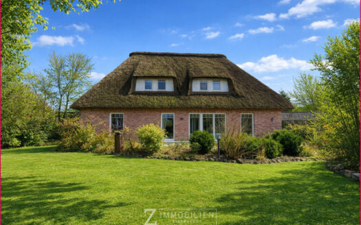 Reetdachhaus im Grünen