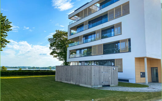 Exklusives Wohnen direkt am Wasser**