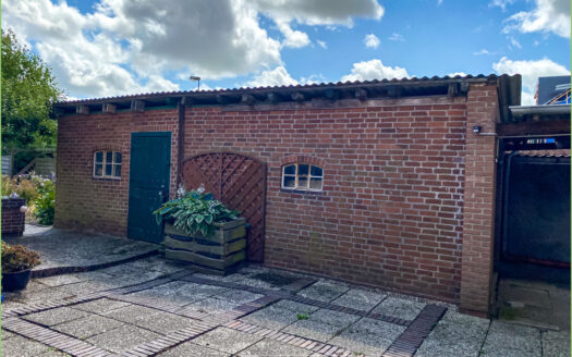 Stadthaus mit Garten und eigener Zufahrt