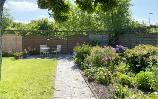 Stadthaus mit Garten und eigener Zufahrt