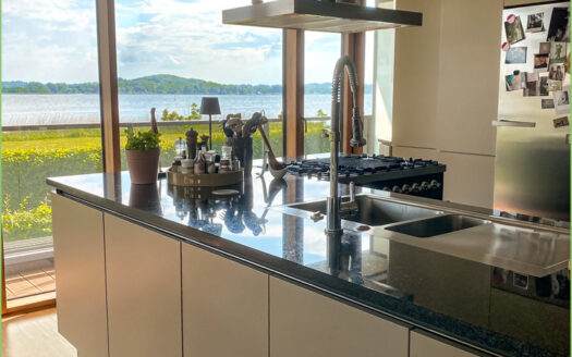 Exklusives Wohnen direkt am Wasser**