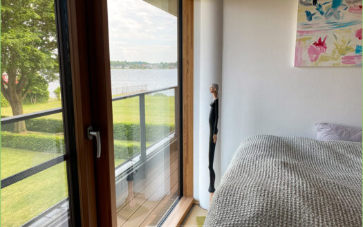 Exklusives Wohnen direkt am Wasser**