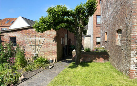 Stadthaus mit Garten und eigener Zufahrt