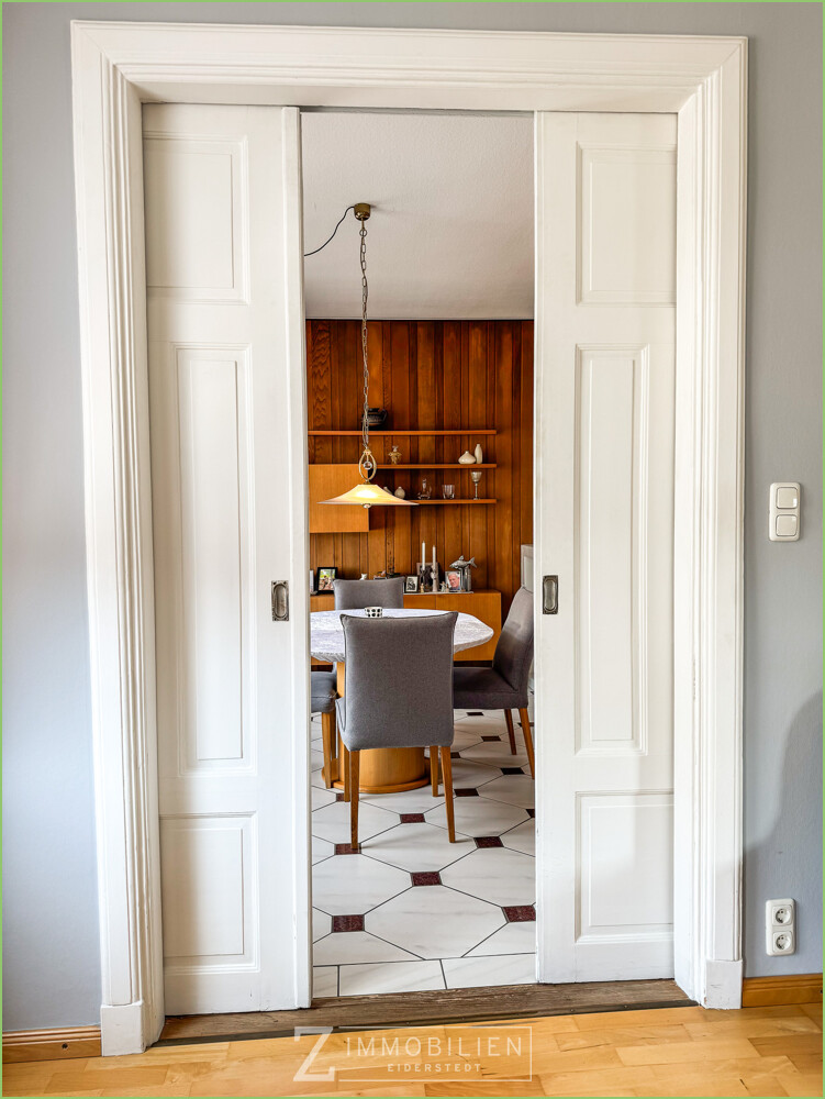 lightbox Wohnung Obergeschoss Wohn- und Essbereich