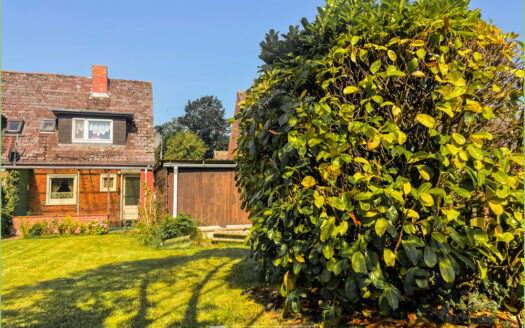 Reihenendhaus mit hübschem Garten**
