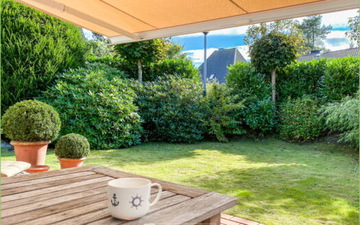 Sonnige Ferienwohnung mit Gartenparadies