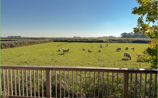 Einzigartige Lage mit modernem Komfort**