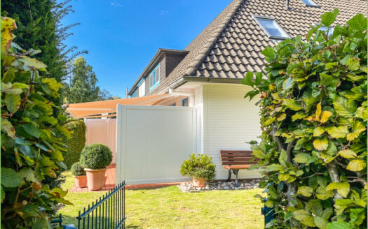 Sonnige Ferienwohnung mit Gartenparadies