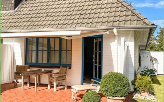 Sonnige Ferienwohnung mit Gartenparadies