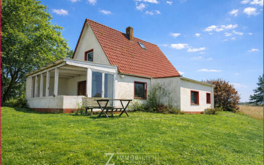 Rohdiamant im Grünen: Bestandsgebäude mit gültiger Baugenehmigung