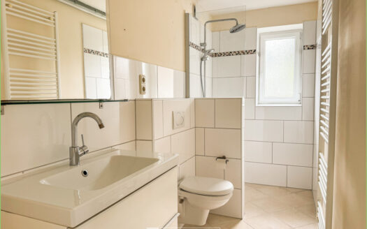 Flexibles Wohnkonzept: Einfamilienhaus mit separater Wohneinheit