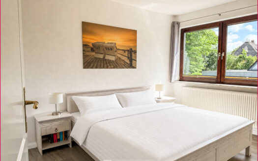 Lichtdurchflutete Ferienwohnung mit Balkon und Waldblick