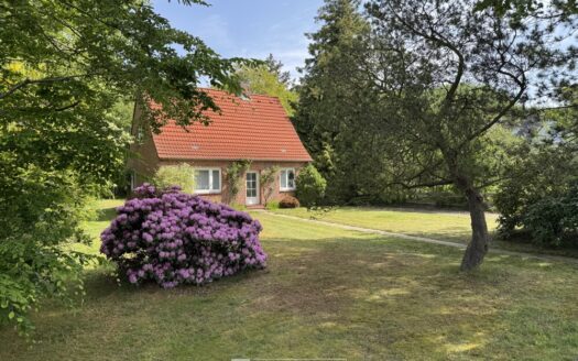 Zauberhaftes Grundstück im Dorf