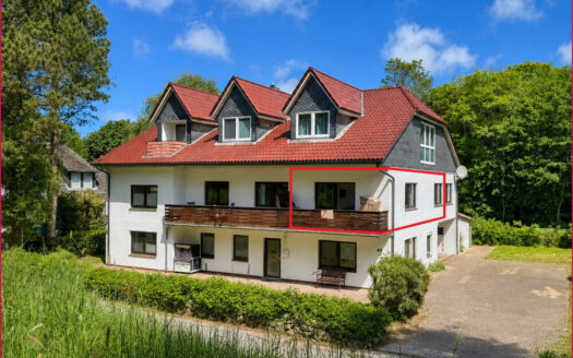 Lichtdurchflutete Ferienwohnung mit Balkon und Waldblick
