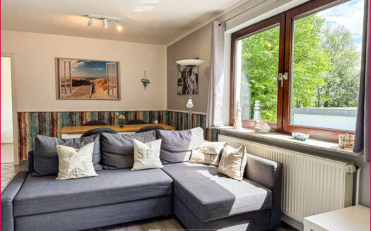 Lichtdurchflutete Ferienwohnung mit Balkon und Waldblick