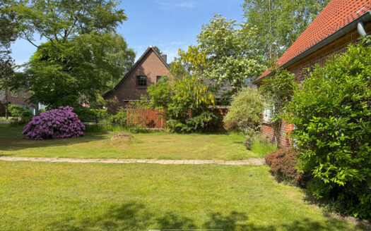 Zauberhaftes Grundstück im Dorf
