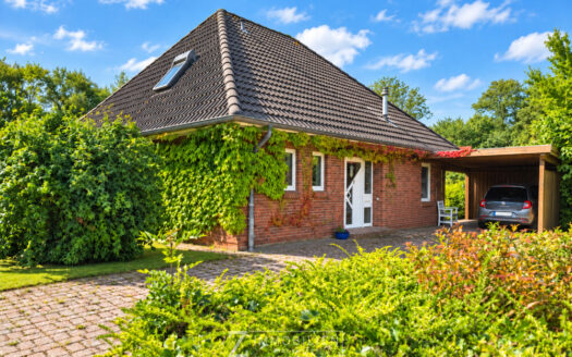 Bungalow mit Carport