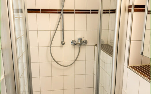 3 Wohnungen + Restaurant – Attraktive Anlageoption