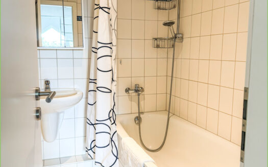 3 Wohnungen + Restaurant – Attraktive Anlageoption